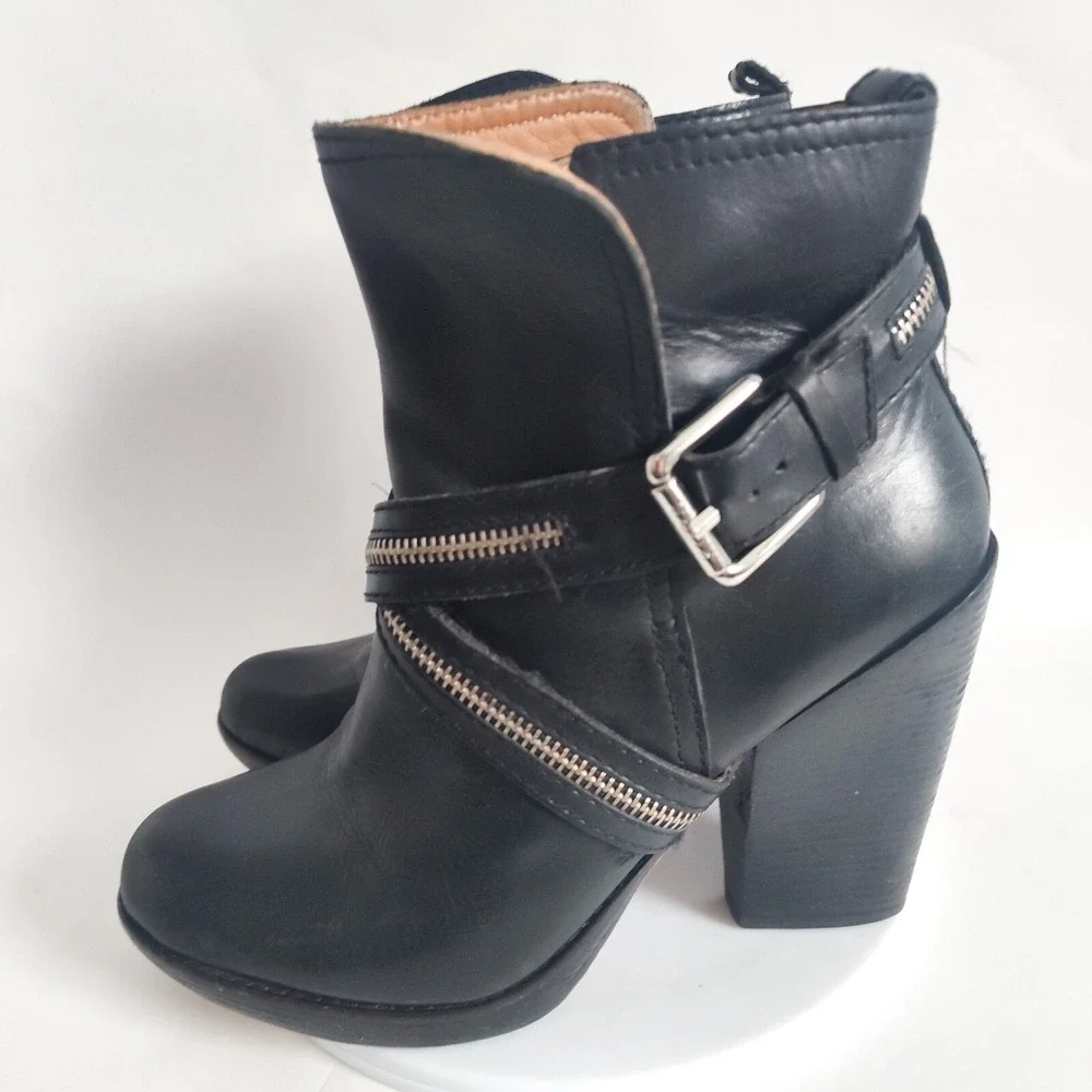 Michael Kors Ankle Boots 8.5 Biker Leather Zipper Strap Rachel Bilson Block Heel